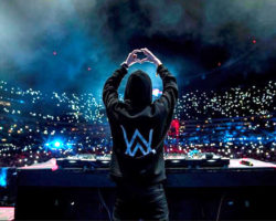 Increíble actuación de Alan Walker