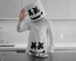 Marshmello te enseña como cocinar algo Méxicano