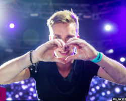 Otro DJ que vuelve a su raíces. ¡Nicky Romero!