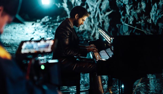 Mira ‘One Strange Rock’, el nuevo video de Zedd