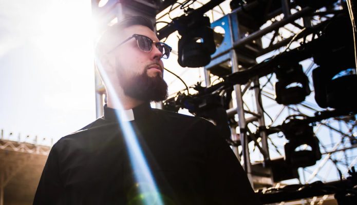 TCHAMI nos bendice con un alentador lanzamiento doble