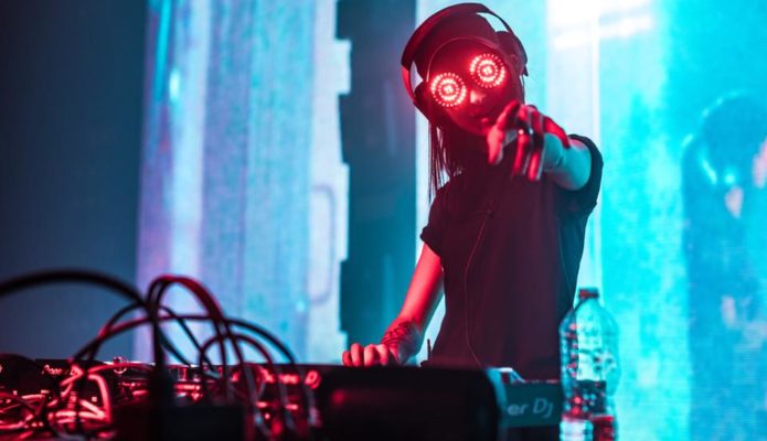 REZZ REVELA QUE TRABAJA EN UN REMIX DE PORTER ROBINSON