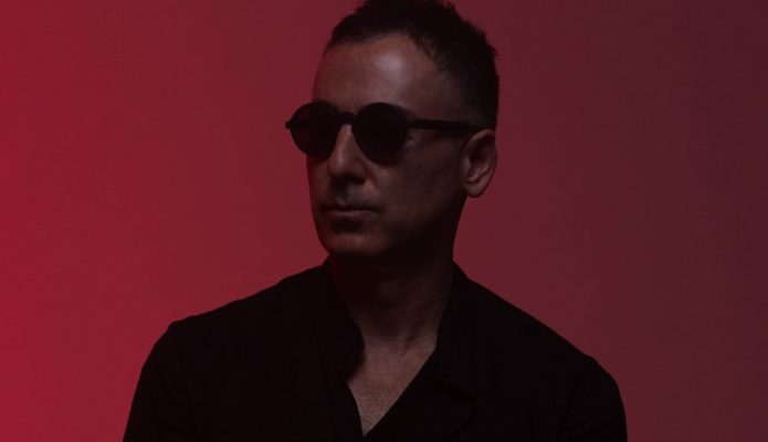 Dubfire en presentación histórica bajo el puente Viaduct en L.A.