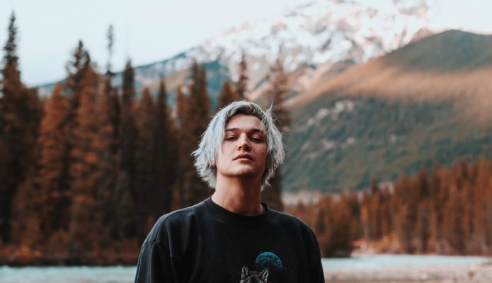 GHASTLY REVELA NUEVO ÁLBUM Y LANZA SU SENCILLO TITULADO “FANGS”