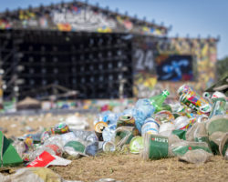 LIVE NATION PROHIBIRÁ EL USO DE PLÁSTICO EN LOS FESTIVALES