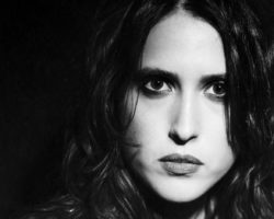 HELENA HAUFF LANZA SU NUEVO EP “LIVING WITH ANTS”