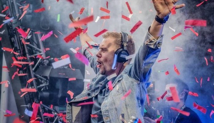 ARMIN VAN BUUREN REVELA UNA SORPRESA DURANTE SU SHOW EN AMSTERDAM MUSIC FESTIVAL