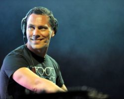 TIËSTO LANZA EL TEMA “BLUE” EN COLABORACIÓN CON STEVIE APPLETON