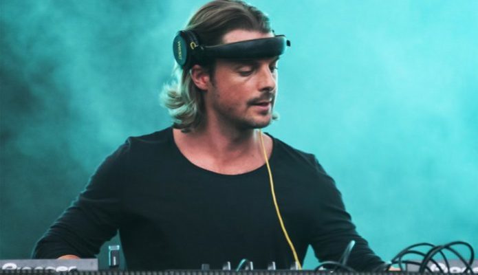 AXWELL LLEVA A CABO UN LEGENDARIO SET EN DISNEY MAGIC KINGDOM ORLANDO