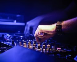 AHORA SER DJ PASARÁ DE SER UNA PASIÓN A PROFESIÓN