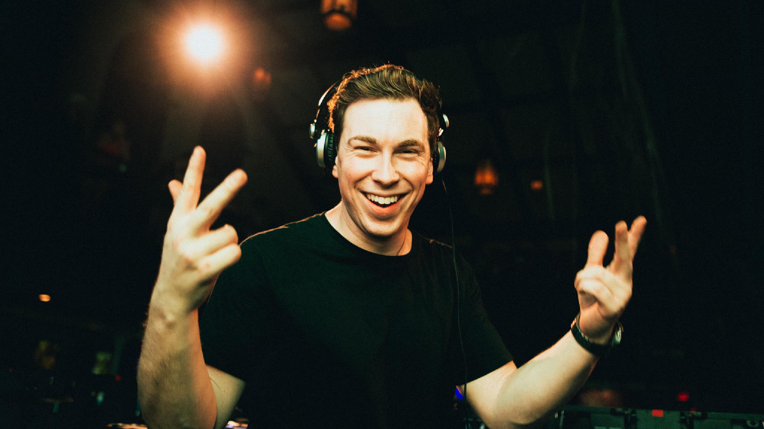 HARDWELL REGRESA A LOS ESCENARIOS OFRECIENDO UN LEGENDARIO SET EN ULTRA