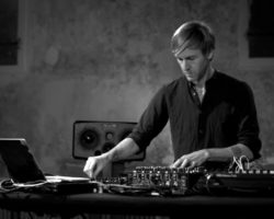 RICHIE HAWTIN LANZA  UN NUEVO EP PARA LAS PISTAS DE BAILE TITULADO “TIME WARPS”