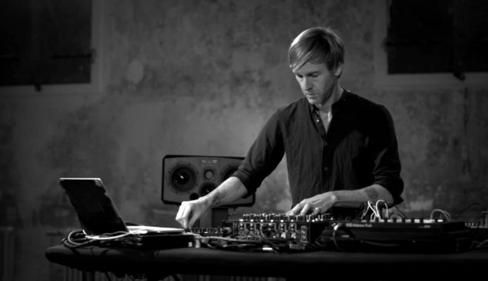 RICHIE HAWTIN LANZA  UN NUEVO EP PARA LAS PISTAS DE BAILE TITULADO “TIME WARPS”