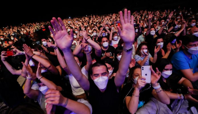 5 MIL PERSONAS ASISTIERON A UN EVENTO EN BARCELONA