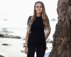 NORA EN PURE CELEBRÓ EL DÍA MUNDIAL DE LOS OCÉANOS LANZANDO EL TEMA “AQUATIC”