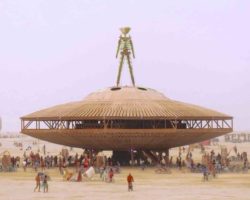 BURNING MAN SUBASTA SUS FIGURAS DE ARTE PARA RECAUDAR FONDOS