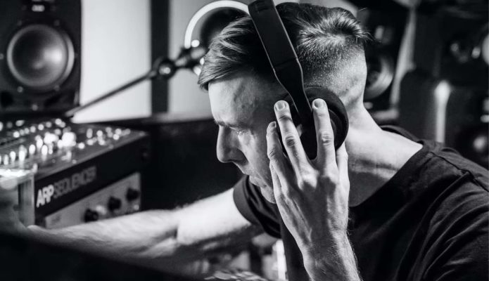 RICHIE HAWTIN COLABORA CON AIAIAI PARA EL LANZAMIENTO DE UNOS NUEVOS AURICULARES