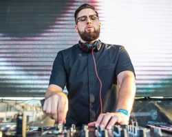 TCHAMI & SNAKEHIPS LANZAN SU NUEVO TEMA “TONIGHT”