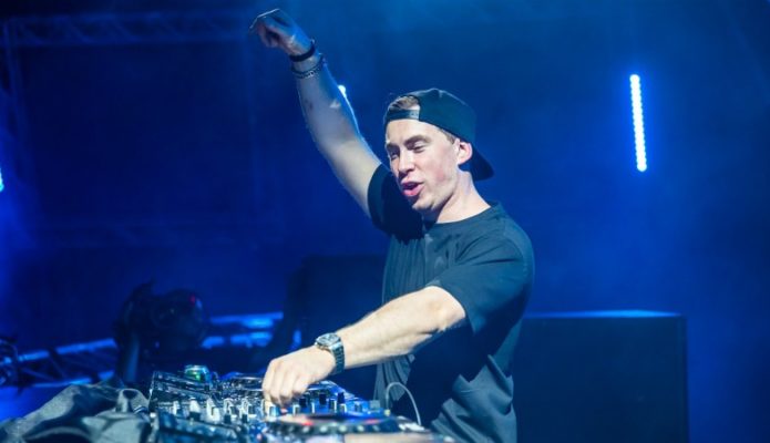 HARDWELL REVELA DOS TEMAS ENÉRGICOS