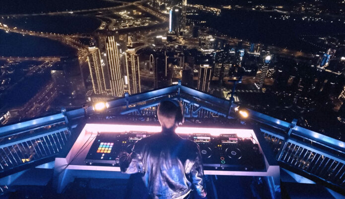 ARMIN VAN BUUREN ROMPE DOS RÉCORDS MUNDIALES EN SU ICÓNICO SET EN EL BURJ KHALIFA DE DUBÁI