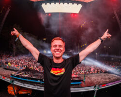 ARMIN VAN BUUREN LANZA “GOD IS IN THE SOUNDWAVES” JUNTO CON XORO Y YOLA RECOBA