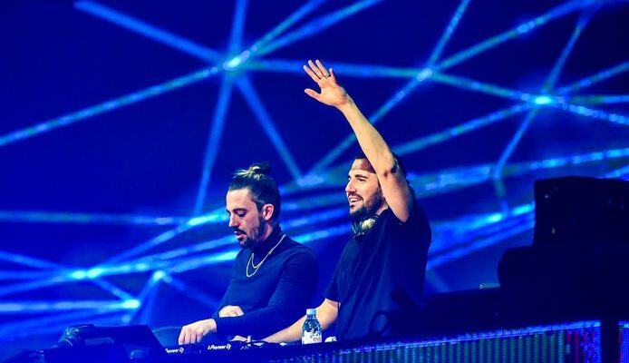 DIMITRI VEGAS & LIKE MIKE ELECTRIFICAN LAS LISTAS DE ÉXITOS CON SUS ÚLTIMOS LANZAMIENTOS