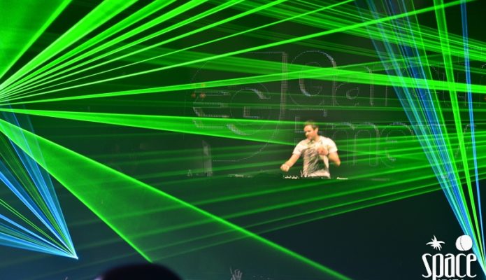 Gareth Emery anuncia nueva gira bajo el nombre de ‘laserface’.