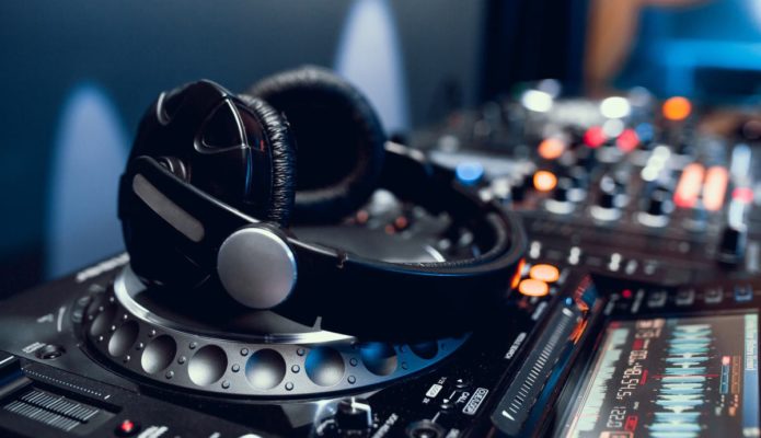 El DJing cuenta ahora como educación secundaria en el Reino Unido