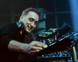 PAUL VAN DYK LANZARÁ SU NUEVO PROYECTO LLAMADO VENTURE X EN 2023