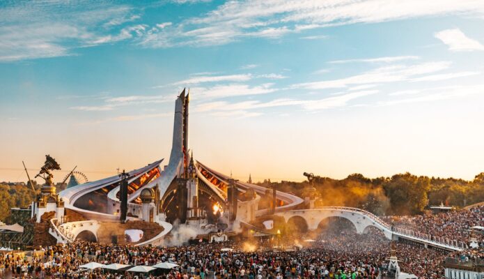 ESTE SÁBADO TOMORROWLAND LLEVARÁ A CABO SU FESTIVAL VIRTUAL LLAMADO ADSCENDO, A DIGITAL INTRODUCTION