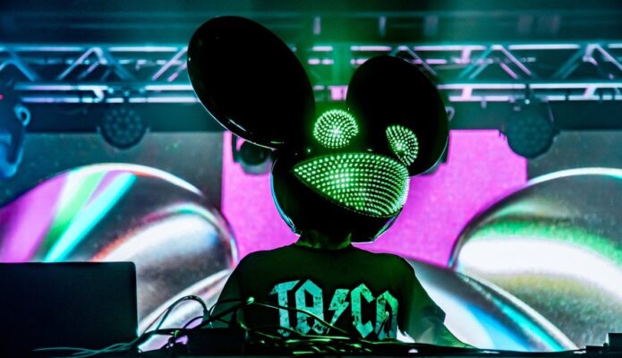 DEADMAU5 FIRMA CON LA AGENCIA CAA PARA POTENCIAR SUS GIRAS, GAMING Y TECNOLOGÍA