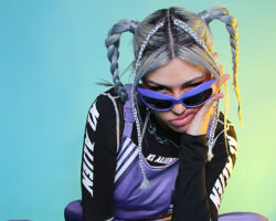 JESSICA AUDIFFRED ANUNCIA EL LANZAMIENTO DE SU PRIMER ÁLBUM “RAVE NEW WORLD”